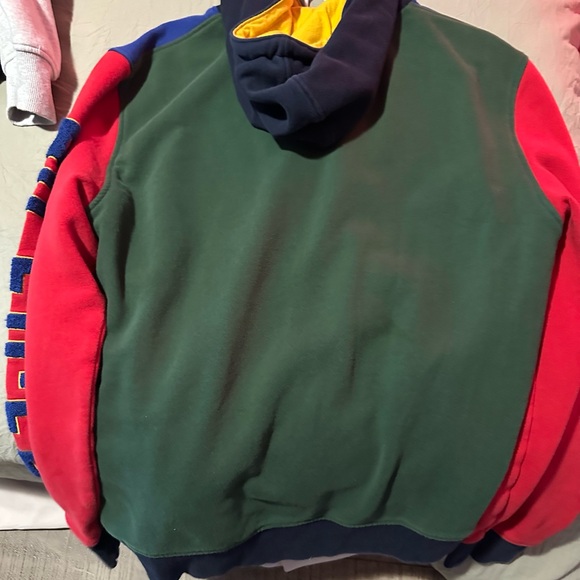 Vintage Tommy Hilfiger Navy and Yellow Hoodie - Picture 3 of 3